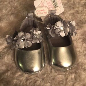 Babygirl silver size 3 shoes